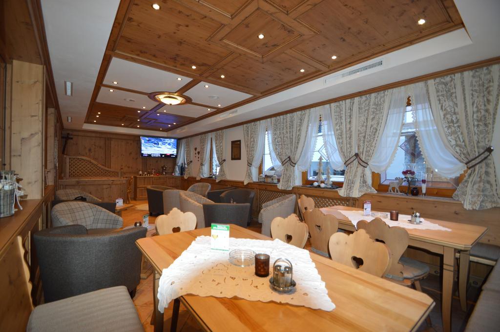 Hotel Central Ишгъл Екстериор снимка